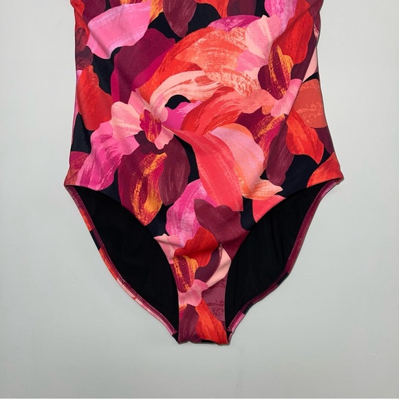 Athleta One-Piece Swimsuit Women's Size Medium Pink Floral Maldives High Neck‎ - Picture 5 of 11